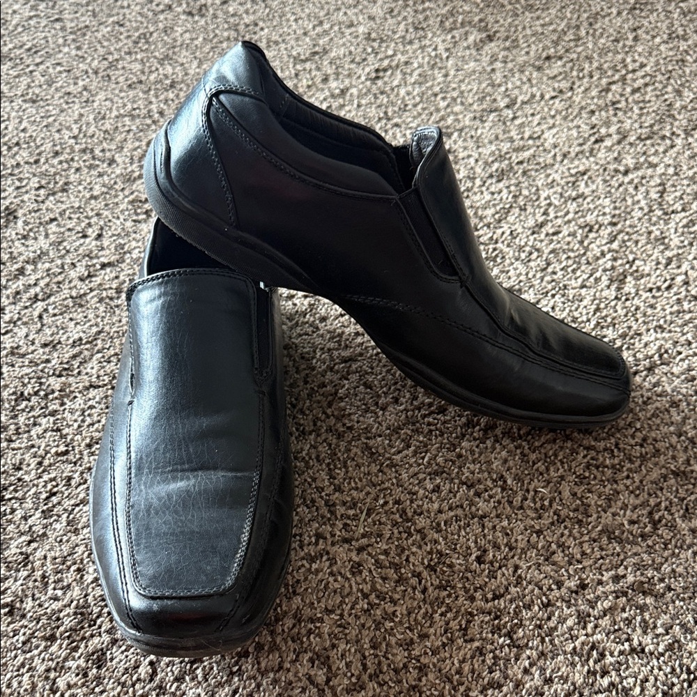 Report Black Leather Loafers